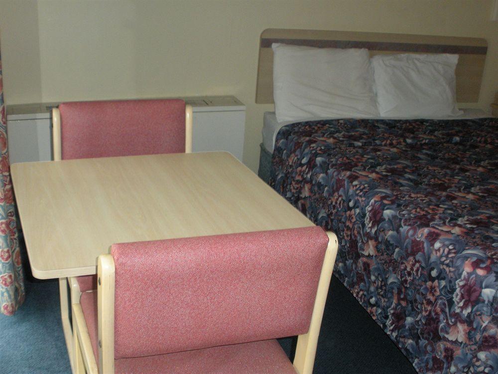 Regency Inn And Conference Center Clinton Εξωτερικό φωτογραφία